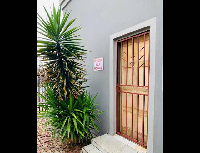 12 BEDROOM APARTMENT FOR SALE IN BEDWORTH PARK